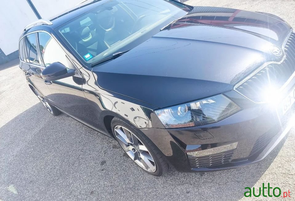 2013' Skoda Octavia Break photo #2