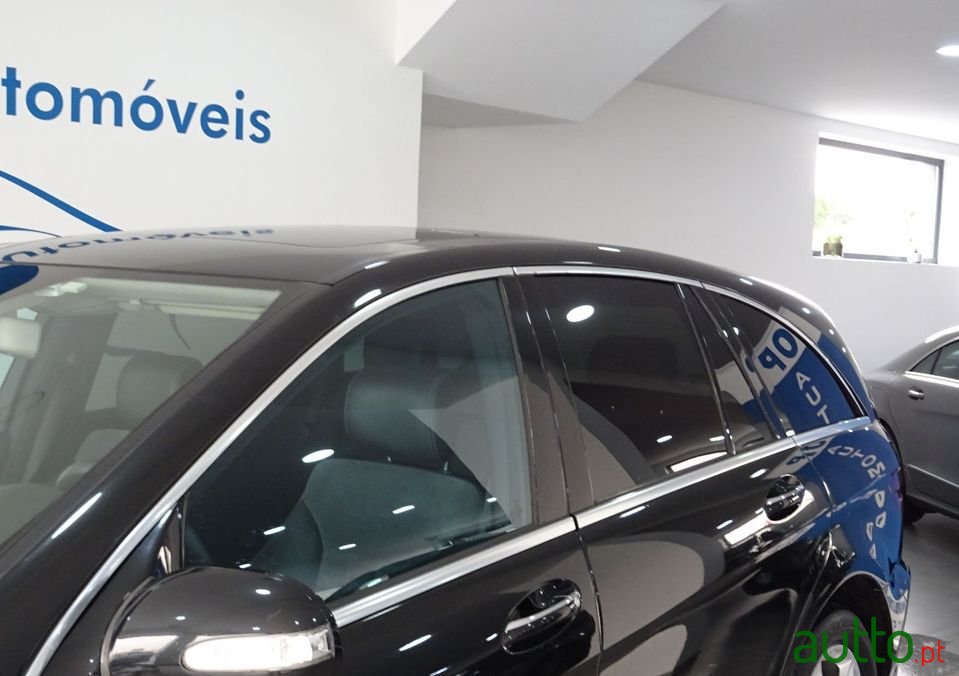 2009' Mercedes-Benz R-320 photo #5