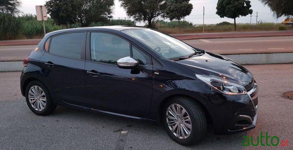 2017' Peugeot 208 Style photo #3