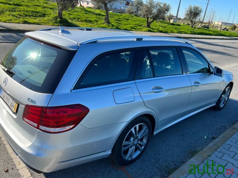 2013' Mercedes-Benz E-220 photo #2