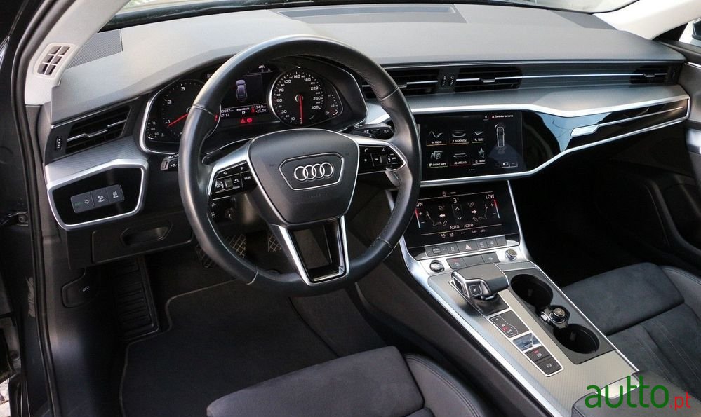 2023' Audi A6 Avant S Tronic photo #2