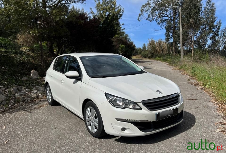 2015' Peugeot 308 photo #3