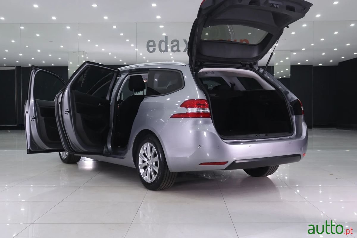 2018' Peugeot 308 Sw photo #5