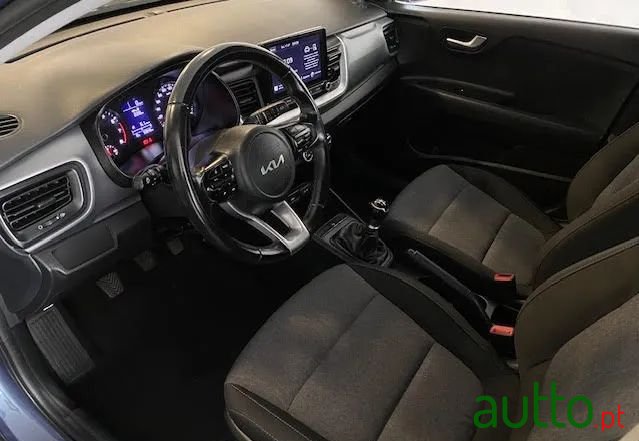2022' Kia Stonic 1.2 Dynamic photo #6