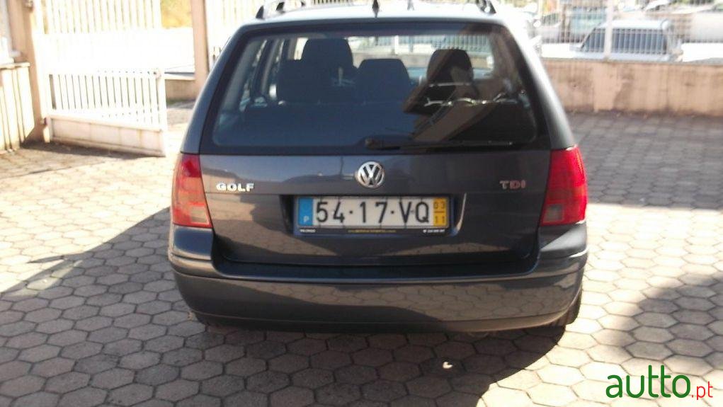 2003' Volkswagen Golf Variant 1.9 TDi Sport Pacific photo #2
