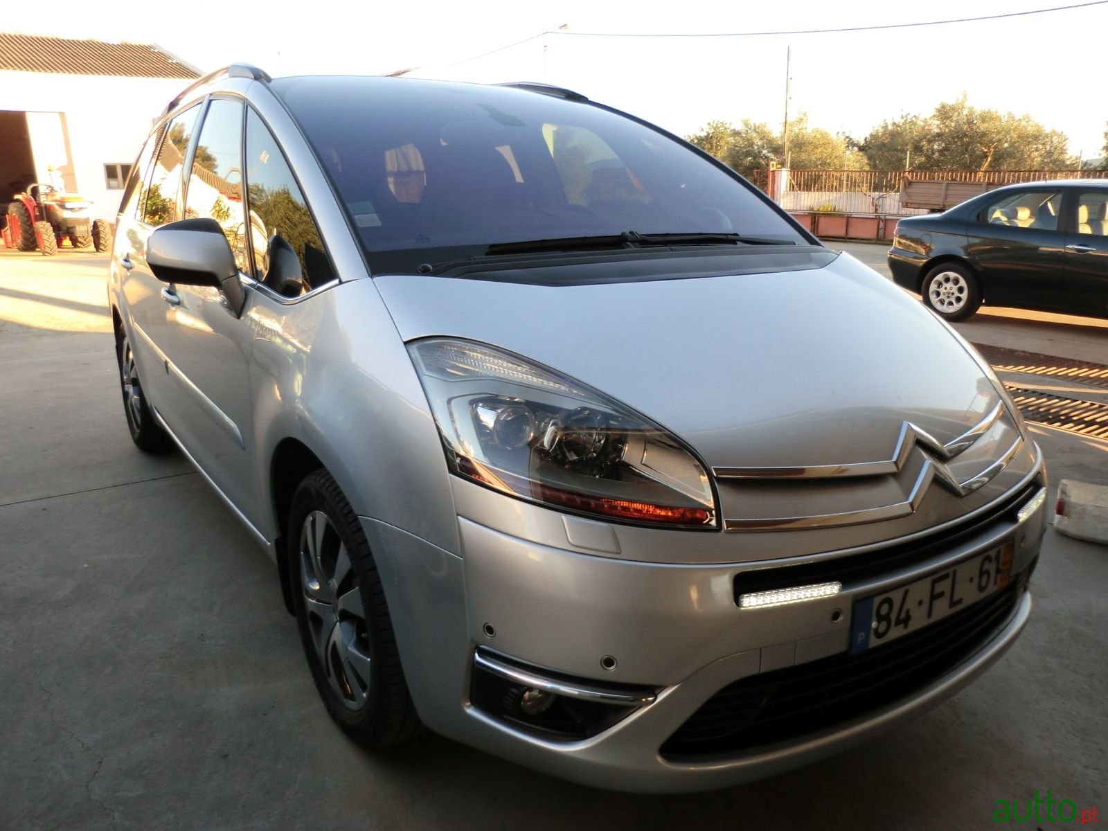 2008' Citroen C4 Picasso photo #1