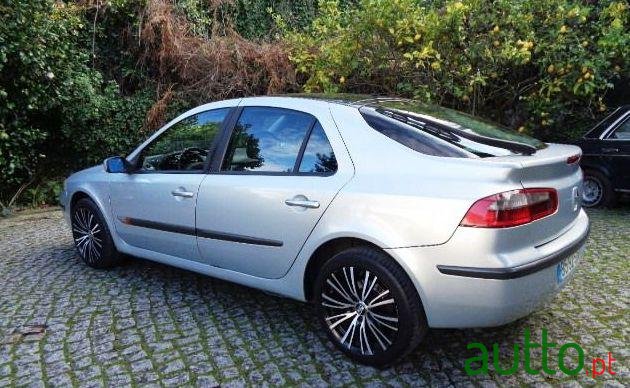 2001' Renault Laguna Privilege photo #1