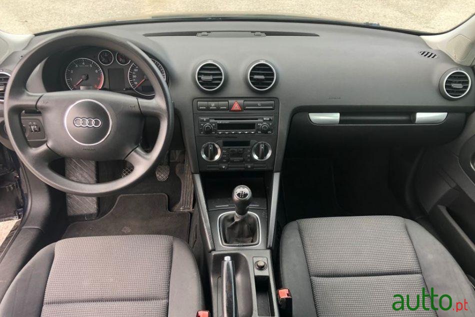 2003' Audi A3 1.6  Fsi photo #2