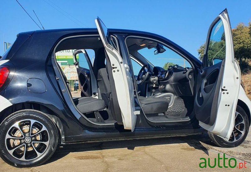 2016' Smart Forfour photo #2