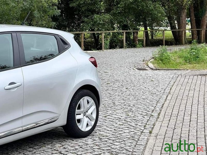 2019' Renault Clio photo #4