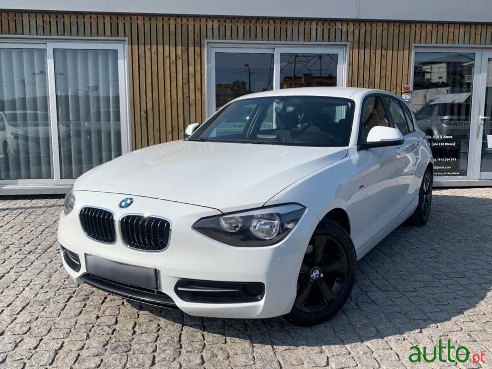 2011' BMW 118 photo #1