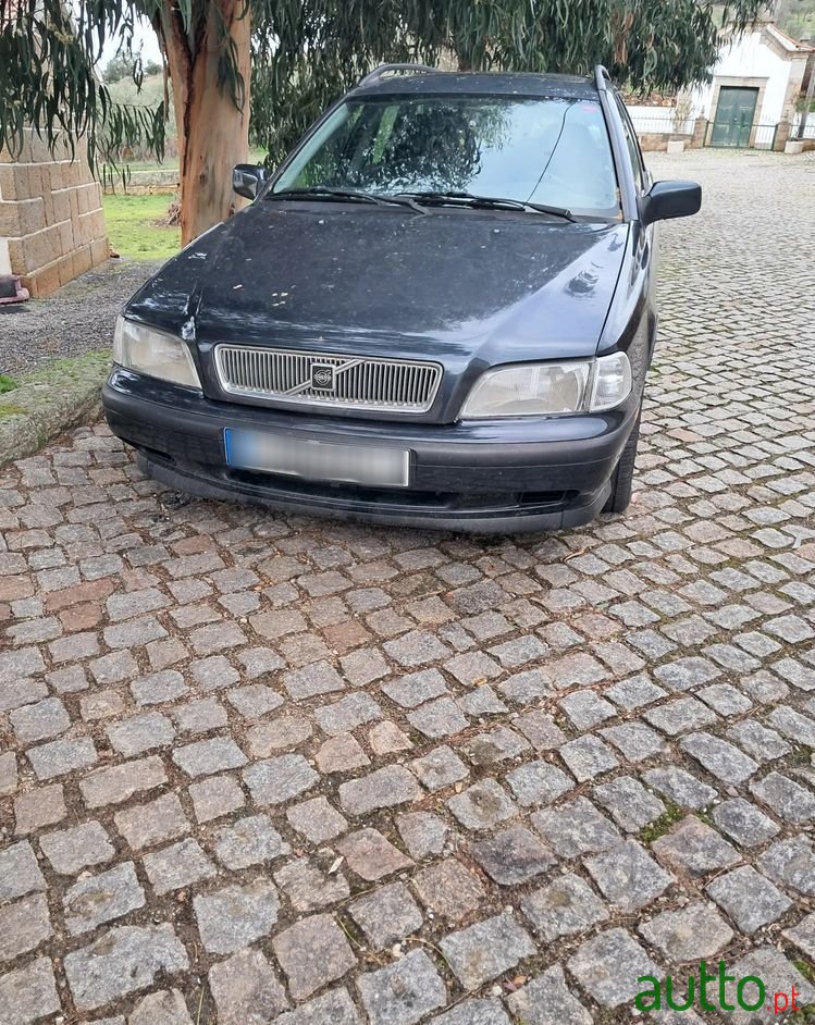 1997' Volvo V40 Cross Country photo #2