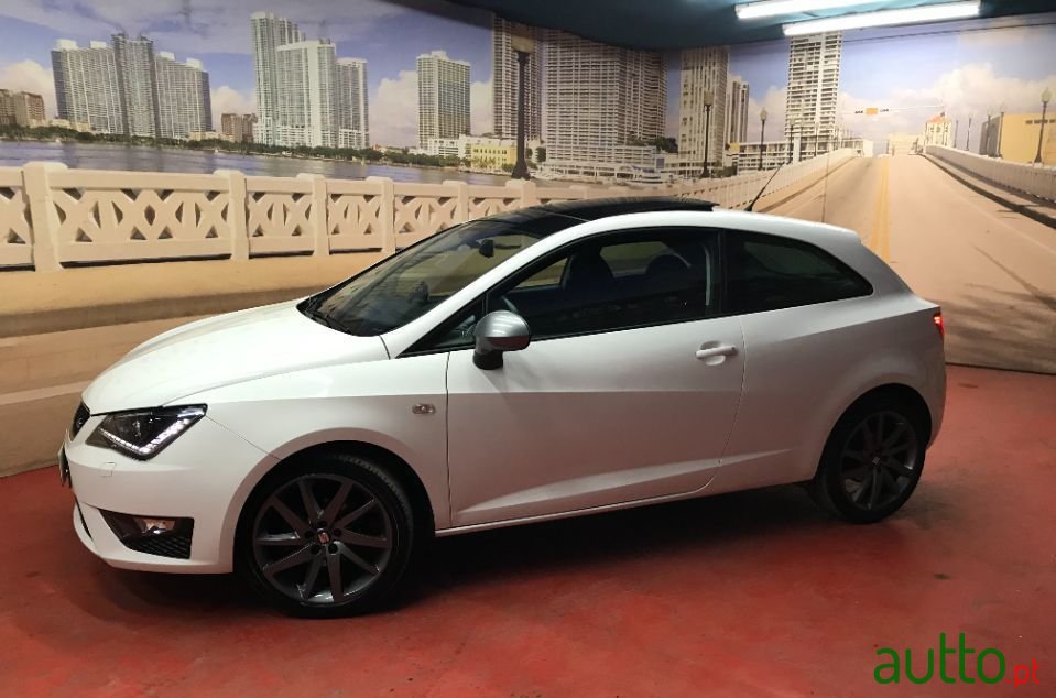 2013' SEAT Ibiza photo #3