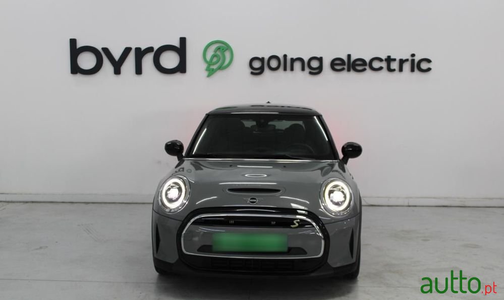 2022' MINI Cooper 3 Portas photo #2