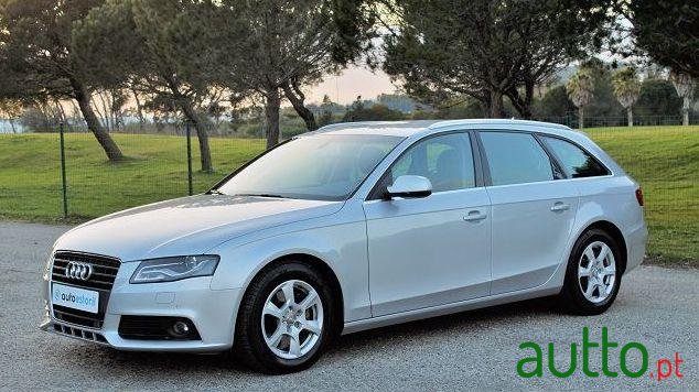 2011' Audi A4 Avant photo #1