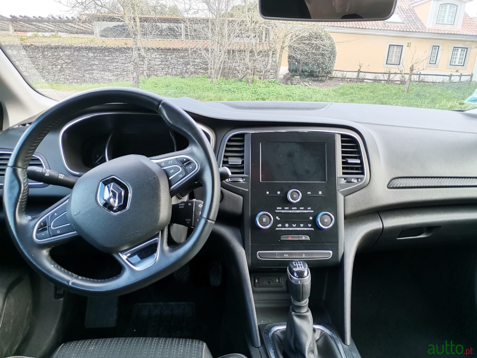 2019' Renault Megane Sport Tourer photo #2