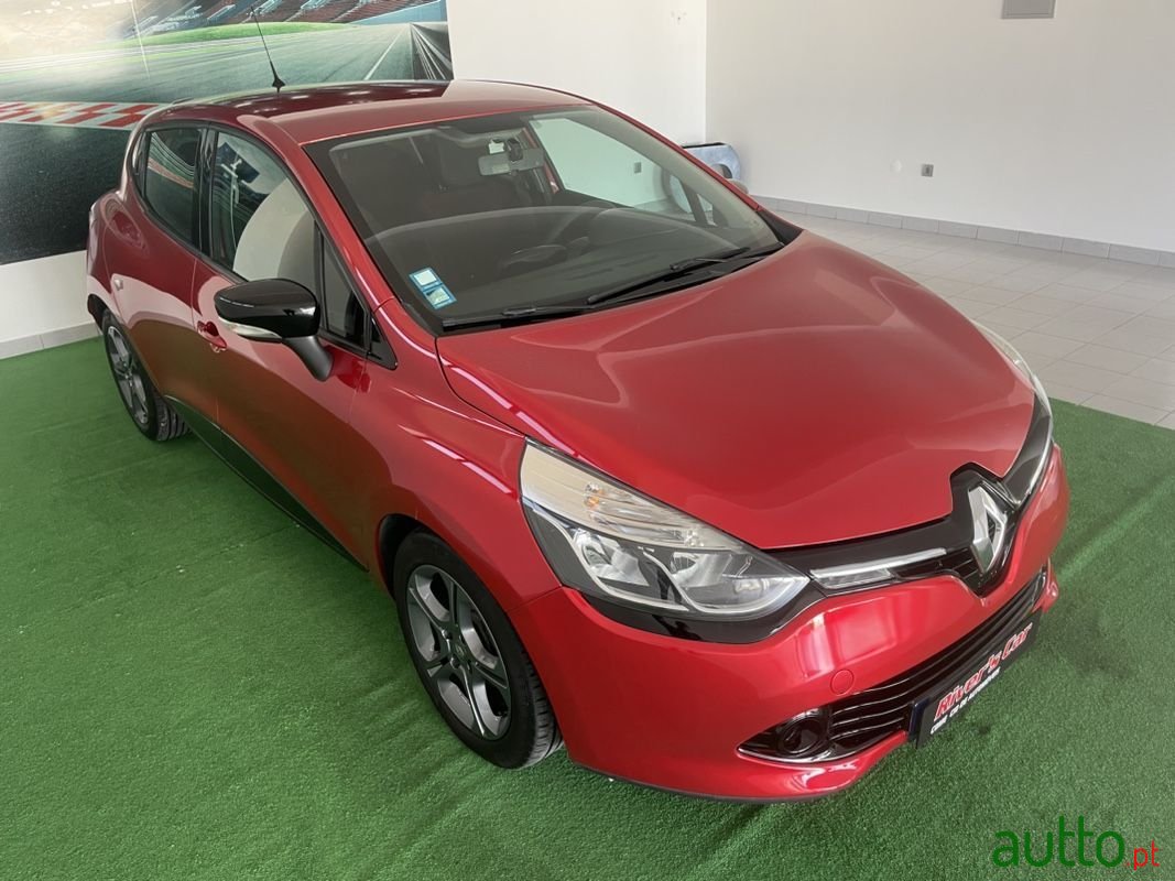 2014' Renault Clio photo #6