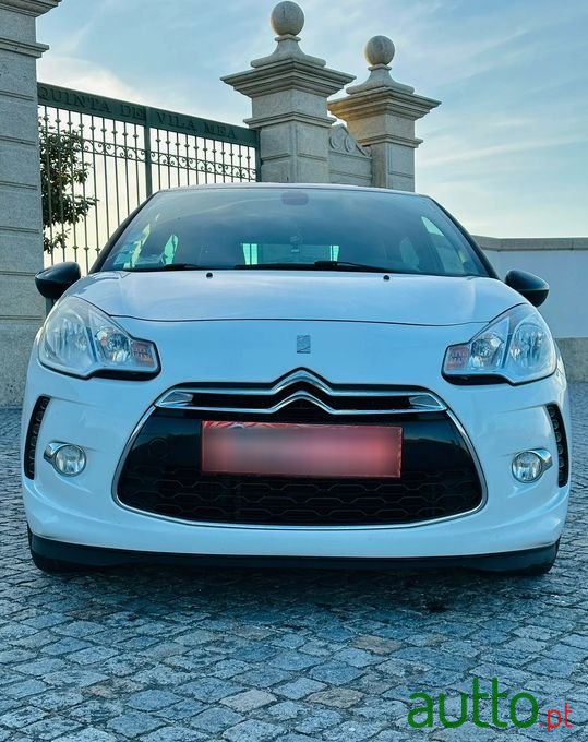 2010' Citroen DS3 photo #3