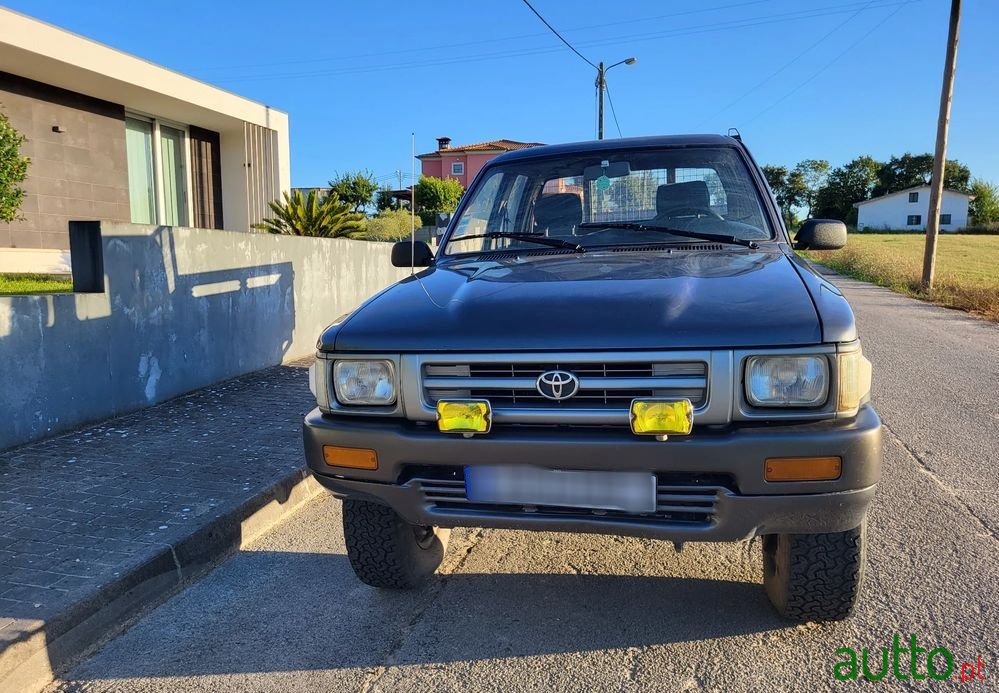 1992' Toyota Hilux photo #2