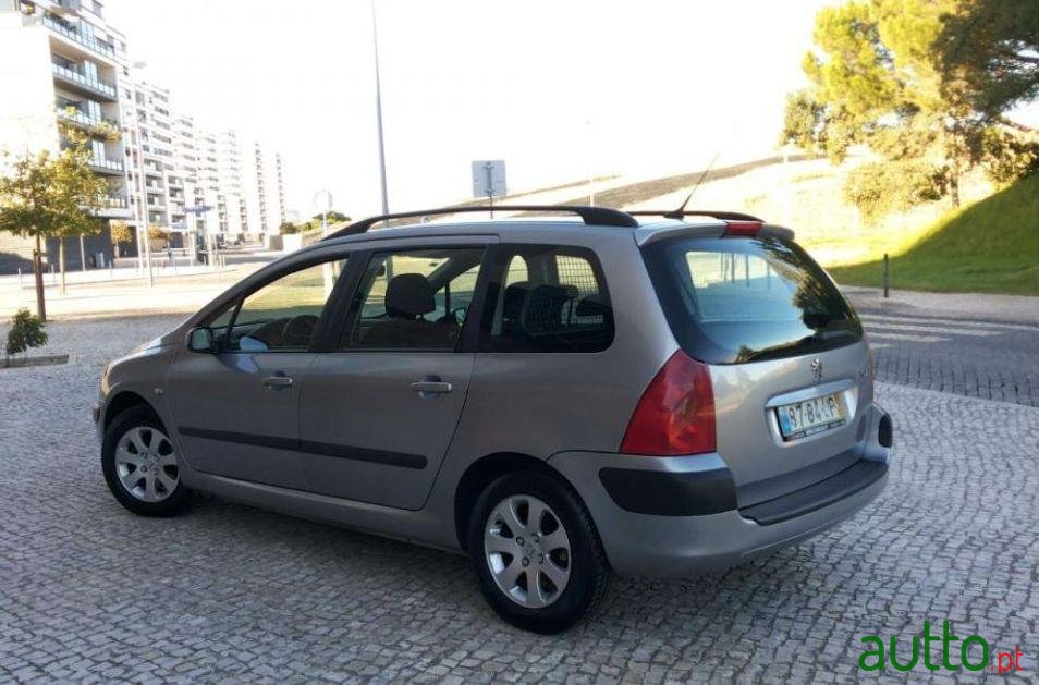 2003' Peugeot 307 Sw photo #2