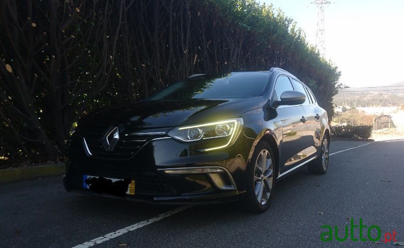 2017' Renault Megane Sport Tourer photo #2