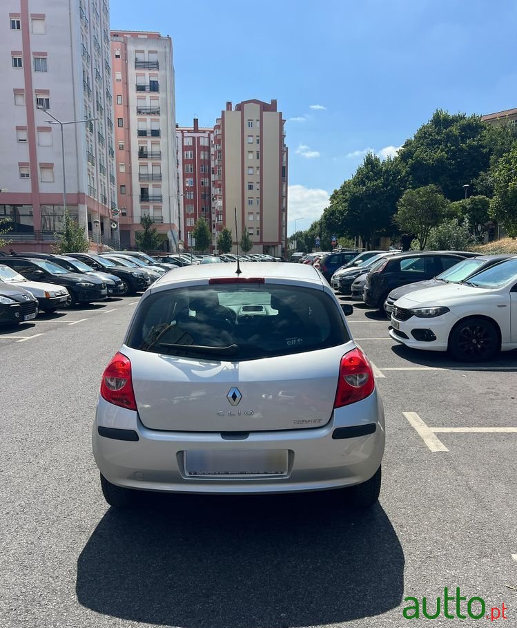 2007' Renault Clio 1.2 16V Confort photo #3