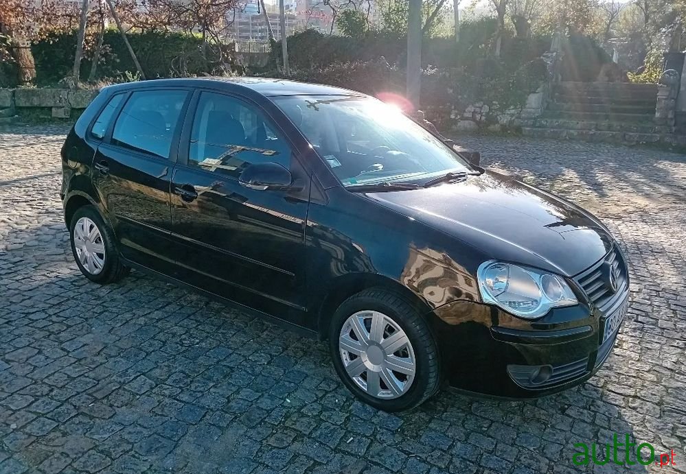 2005' Volkswagen Polo 1.2 Confortline photo #2