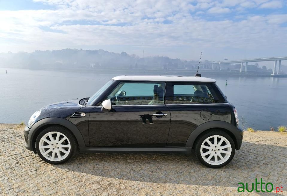 2012' MINI Cooper photo #3