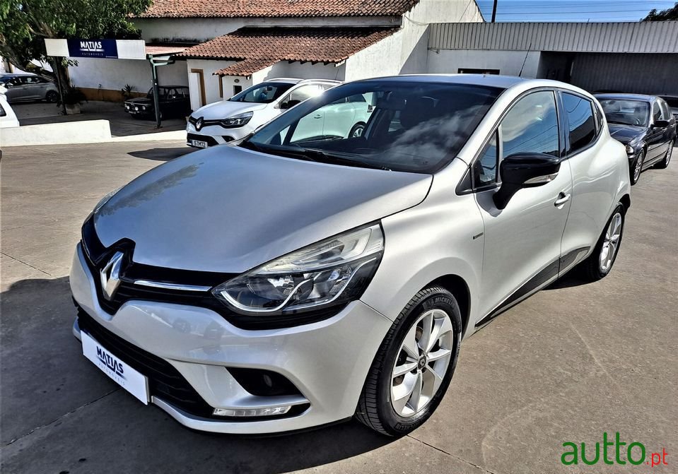 2016' Renault Clio photo #1