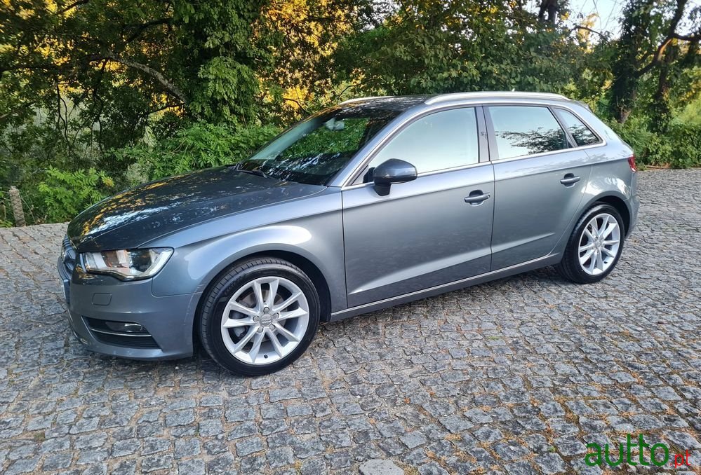 2015' Audi A3 Sportback photo #3