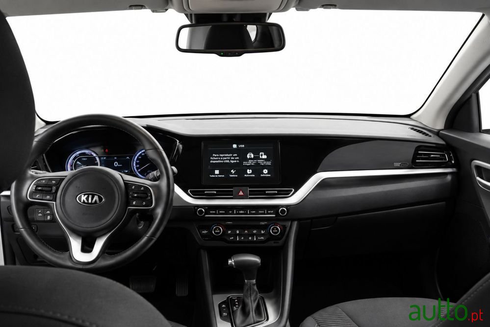 2021' Kia Niro 1.6 Gdi Phev Urban photo #3