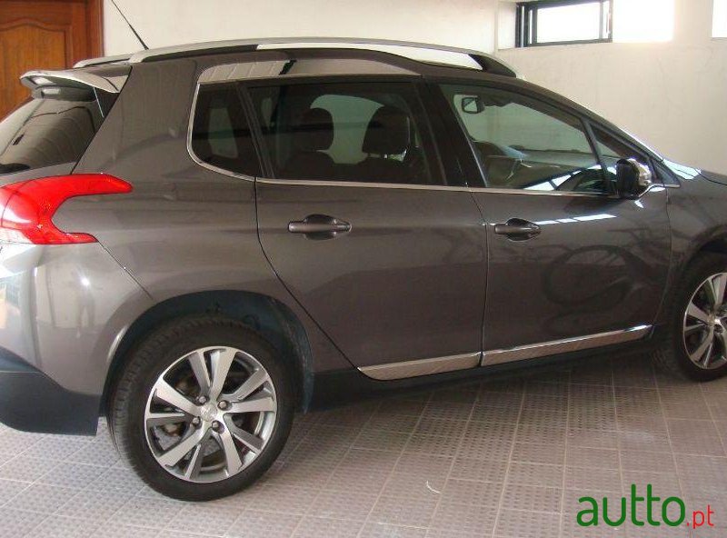 2014' Peugeot 2008 Allure photo #1