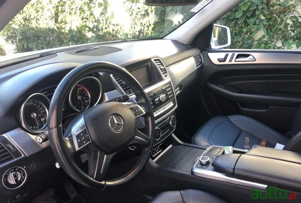 2013' Mercedes-Benz ML 250 Bluetec photo #6