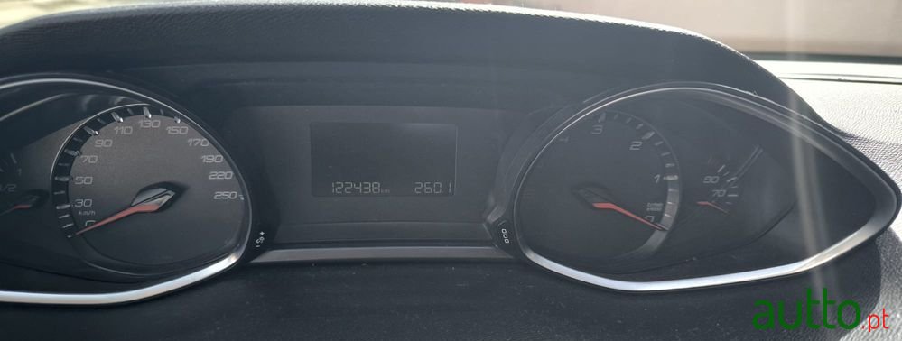 2017' Peugeot 308 1.6 Bluehdi Active photo #2