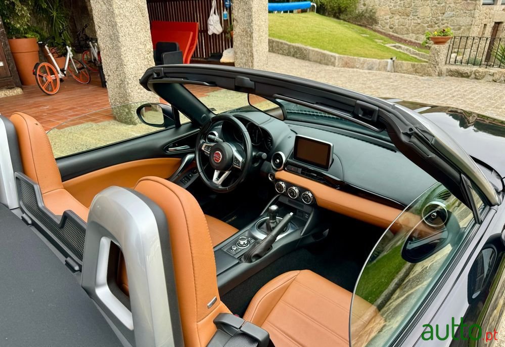 2017' Fiat 124 Spider photo #5