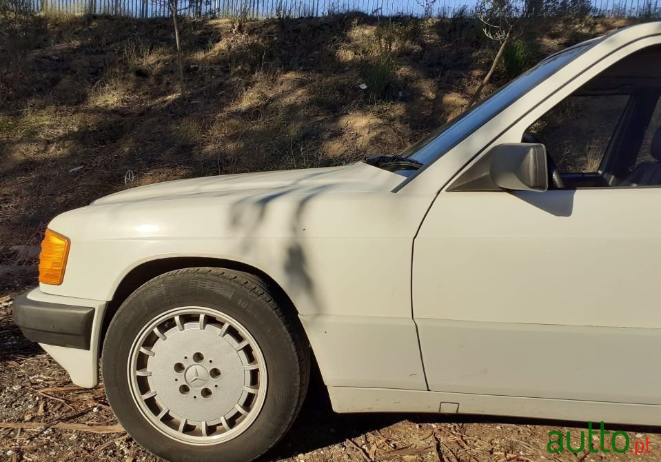 1991' Mercedes-Benz 190 photo #3