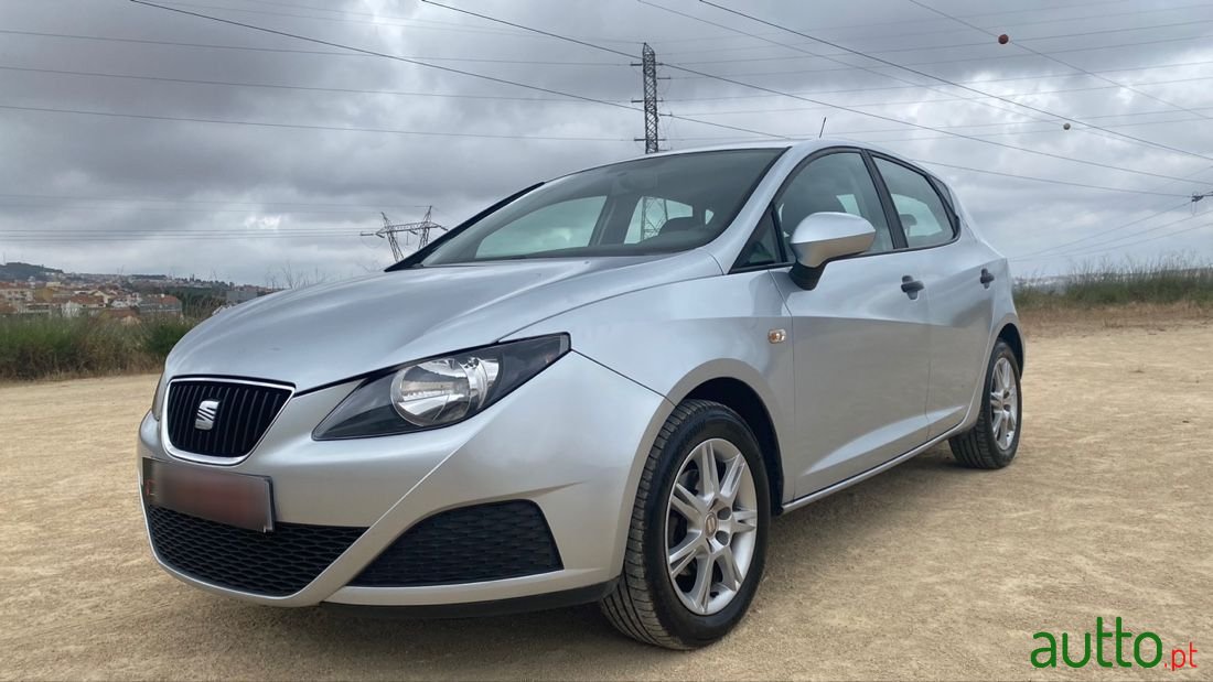 2010' SEAT Ibiza photo #3