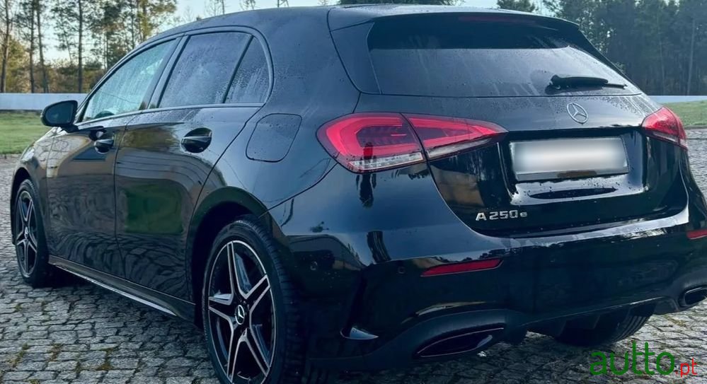 2022' Mercedes-Benz Classe A photo #6