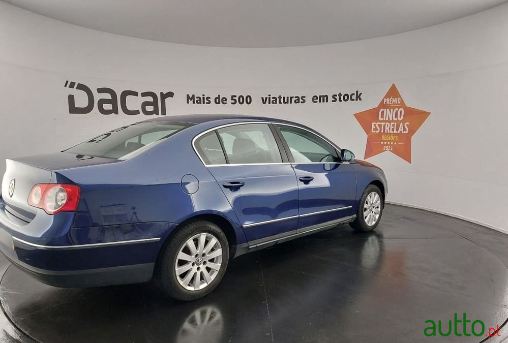 2005' Volkswagen Passat photo #4