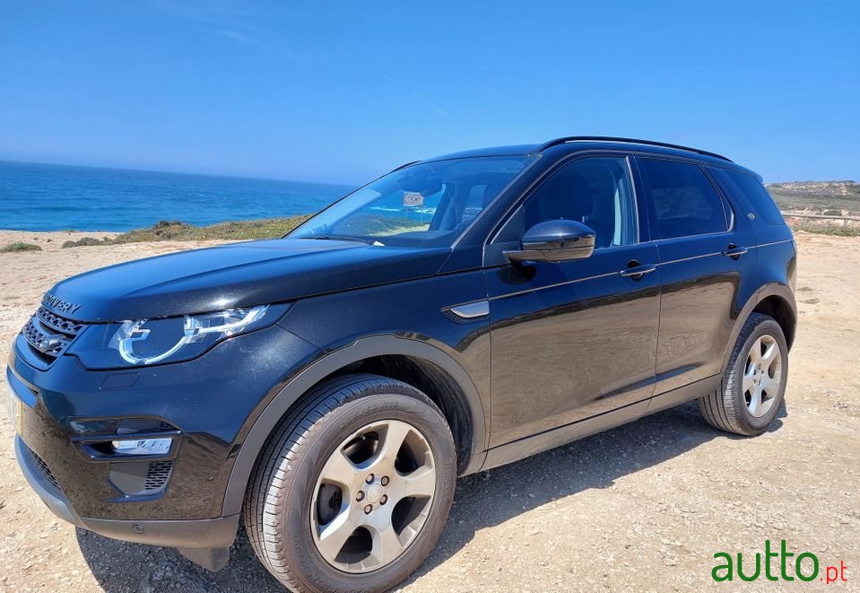 2017' Land Rover Discovery Sport photo #1