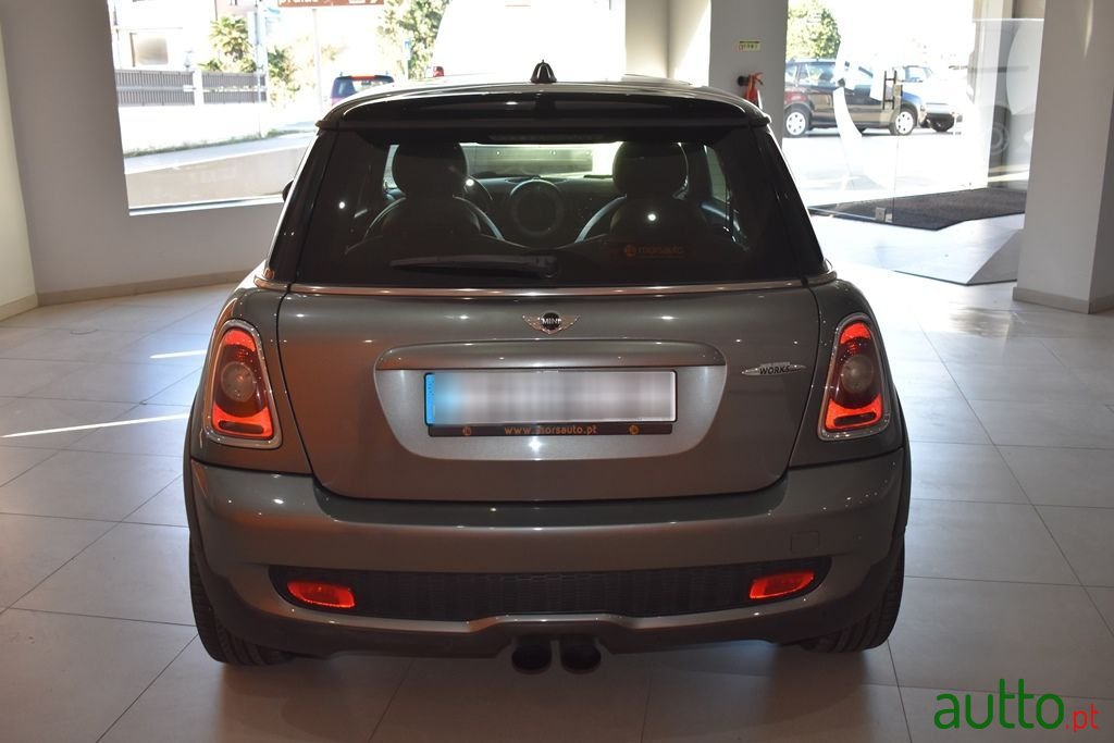 2010' MINI John Cooper Works photo #6