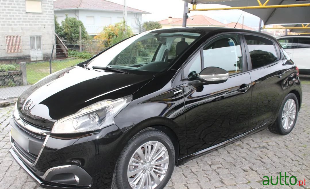 2018' Peugeot 208 photo #3