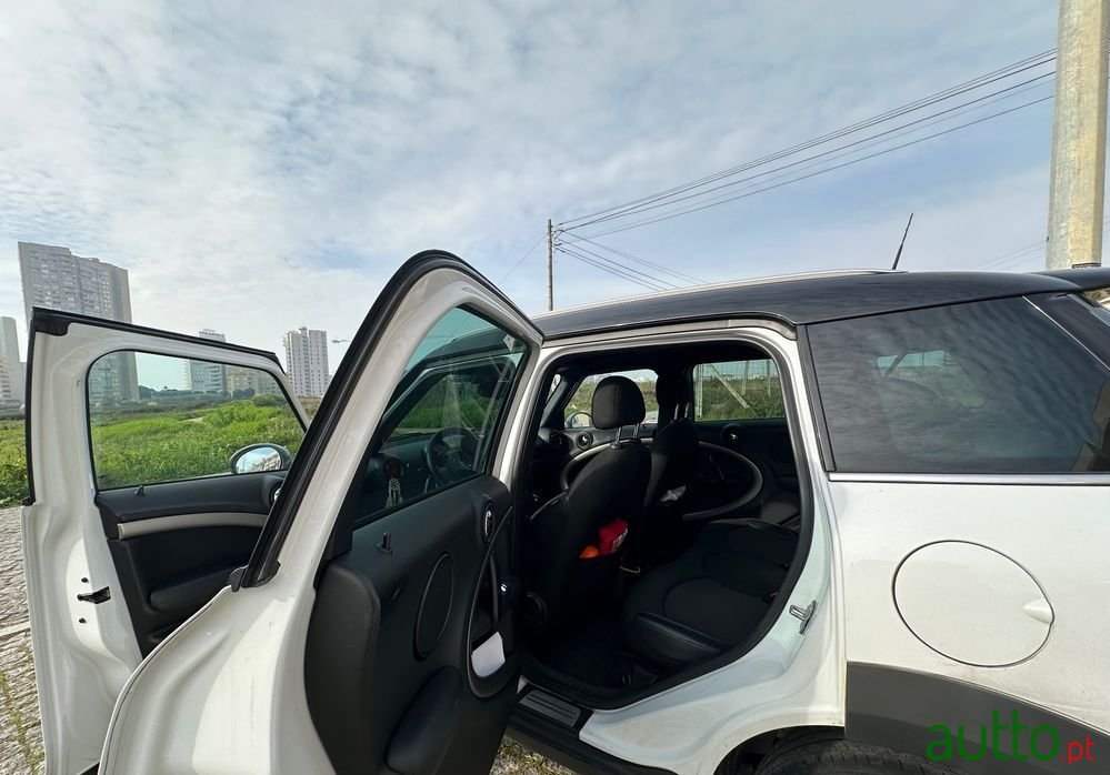 2014' MINI Countryman Cooper D photo #5