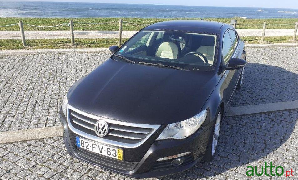 2008' Volkswagen Passat photo #1