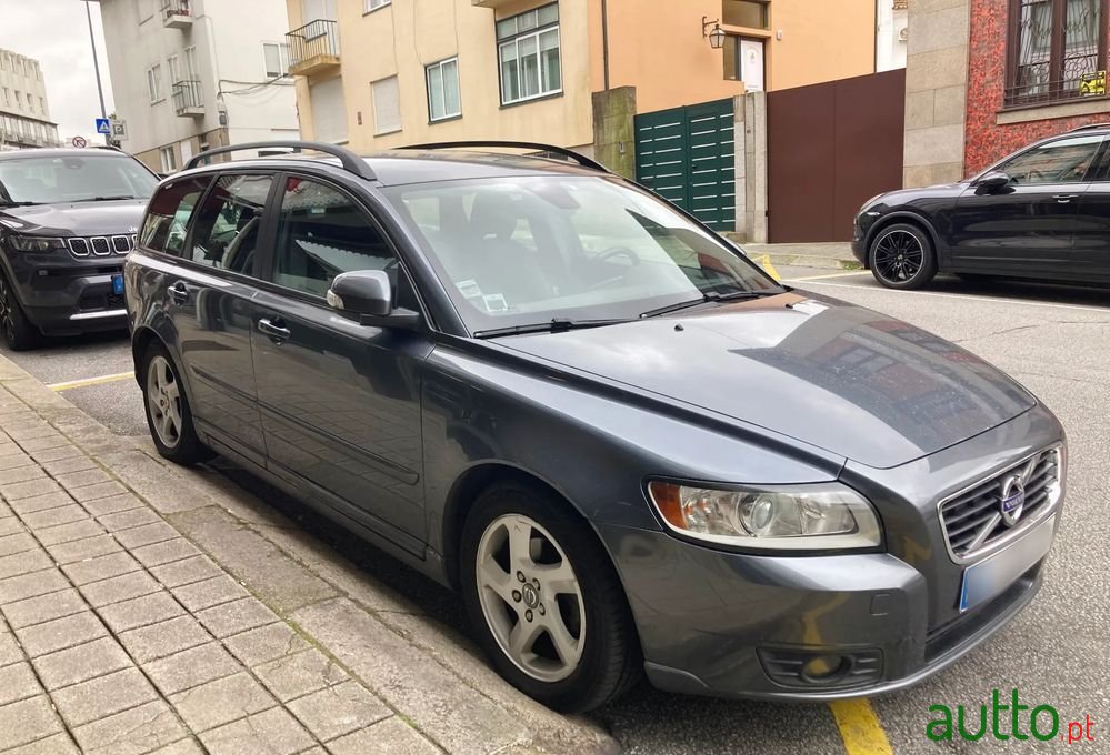 2010' Volvo V50 1.6 D Drive photo #2