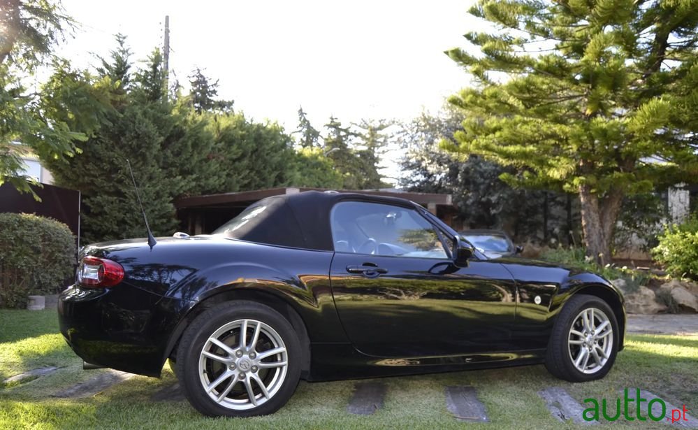 2010' Mazda MX-5 1.8 Mzr Center-Line photo #2