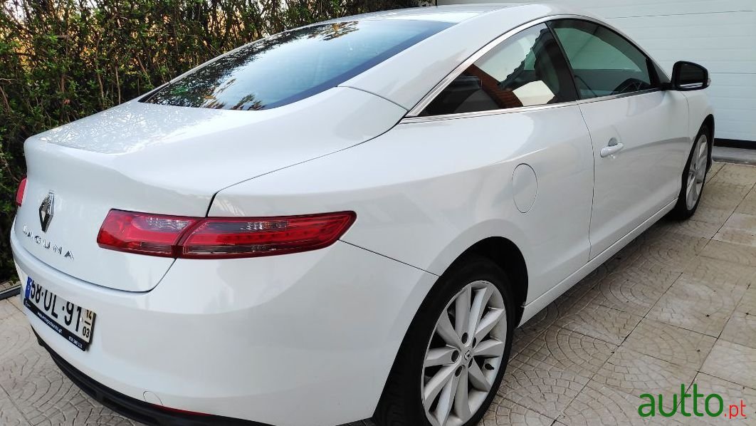 2014' Renault Laguna photo #4