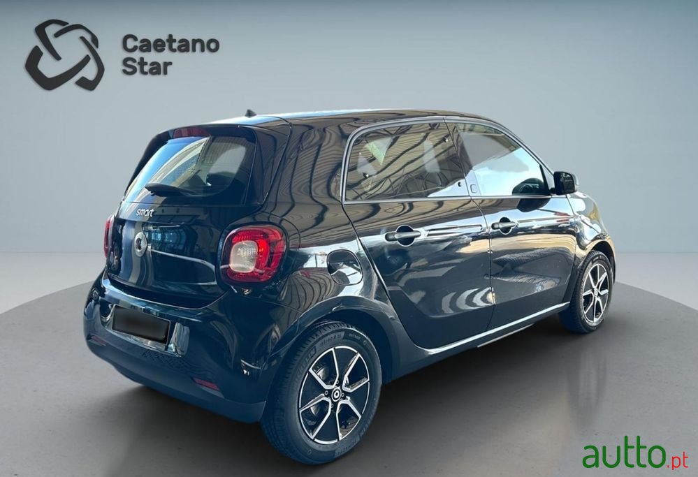 2020' Smart Forfour Electric Drive Passion photo #6
