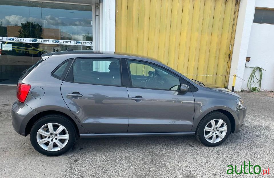 2017' Volkswagen Polo photo #3