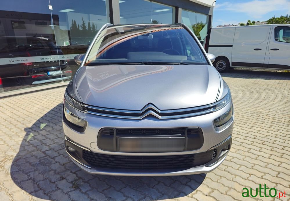 2019' Citroen C4 SpaceTourer photo #2